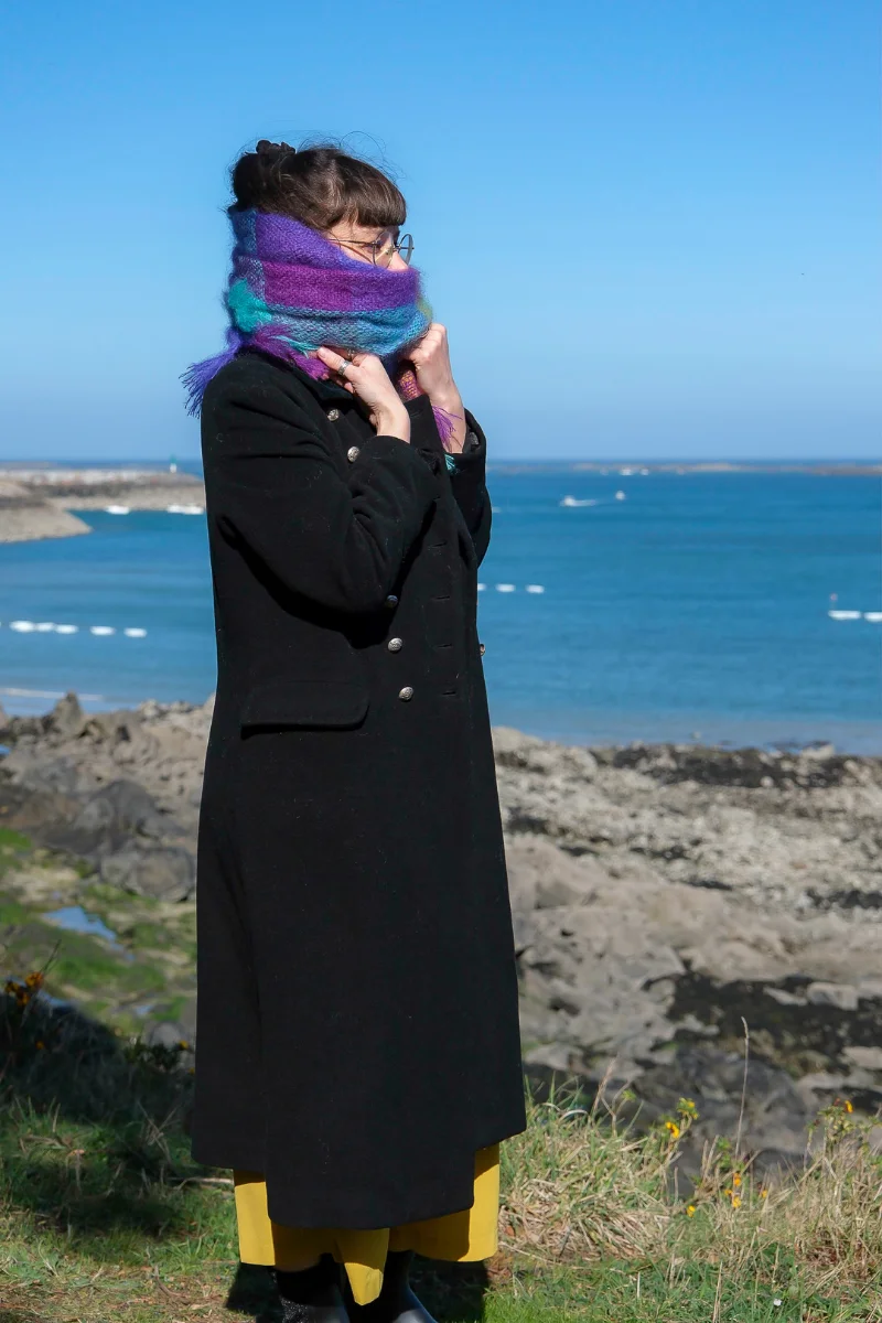 echarpe-outremer-bande-jaune-3